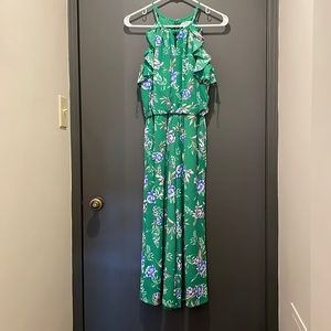 Super cute, green floral pants jumper. Has pockets. Size small from stitch fix